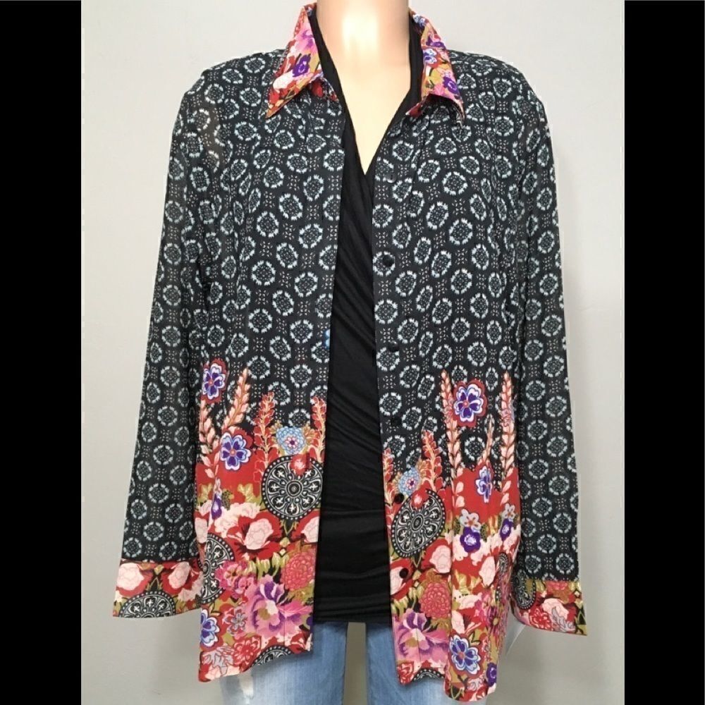 Floral blouse. NWOT  - Picture 2 of 7